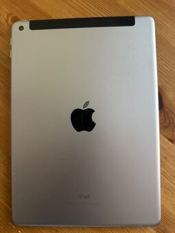 Apple IPad 5 2017 32GB. WiFi + Cellular - 2