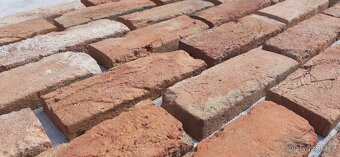 CIHLOVÝ OBKLAD ZE STARÝCH CIHEL (okraj cihly) - 2