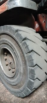 Plné - celolité pneumatiky BT-TOYOTA vysokozdvižný vozík - 2