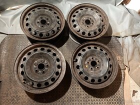 Ocelové disky Toyota. 15" - 2