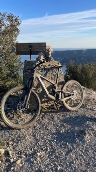Prodám Santa Cruz Nomad 6 C/R matte-carbon, velikost M - 2