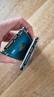 2kusy 2,5" HDD Toshiba 320GB - 2