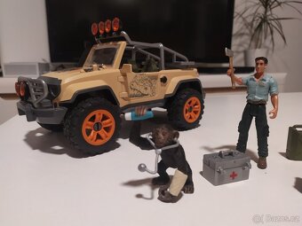 terénní auto s navijákem Schleich - 2