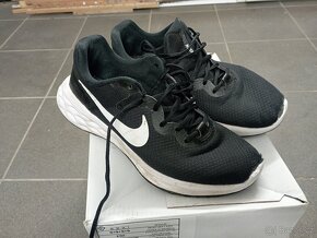 NIKE RUN - výborný stav - 2