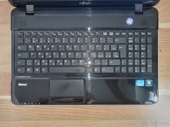 Notebook Fujitsu LifeBook AH531 - 2