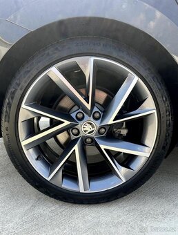 Škoda Superb 2.0 TDI 190k 4x4 Sportline DSG - 2