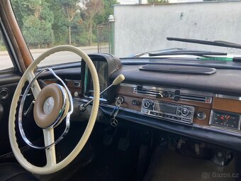 Mercedes Benz 220S W111 - 2