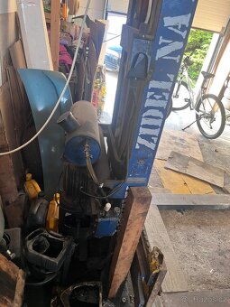 Zvedák, zdviž, věž VZV - 2