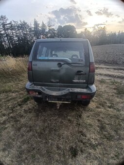 Nissan terano 2.4 benzín - 2