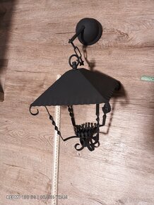 Stará kovaná lampa - 2
