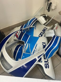 Suzuki RGV 250 VJ22 - 2