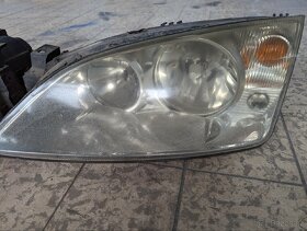 Ford Mondeo přední světla - 2