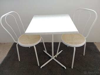 Barové stoly dvou velikostí - 2