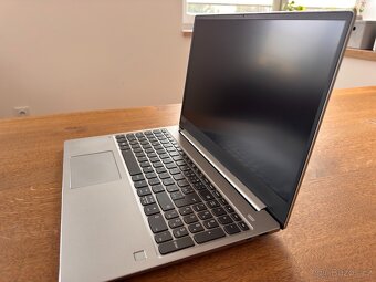 Notebook Lenovo 15.6 / Intel Core i5 / SSD / krásný stav - 2