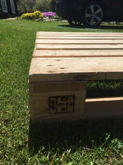 Dřevěná paleta - 2