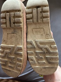 Darujeme holinky 31 - 2