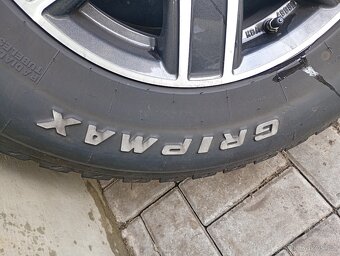 Ford Ranger, Hilux - 2