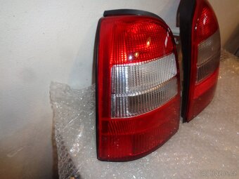 Opel vectra B combi zadní lampy - 2