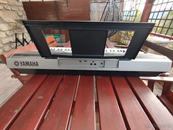 Keyboard Yamaha PSR 443 - 2