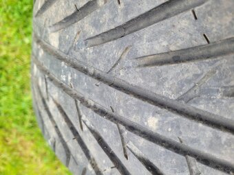 Prodám pneu 215/40 r16 - 2