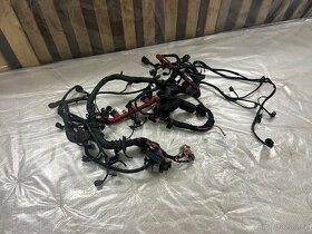 KOMPLETNÍ ELEKTROINSTALACE MOTORU 4.2 FSI 257 KW BVJ - 2