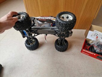 RC auto stampede traxxas - 2