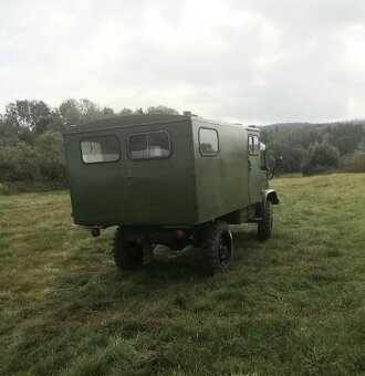 Mercedes UNIMOG - 2
