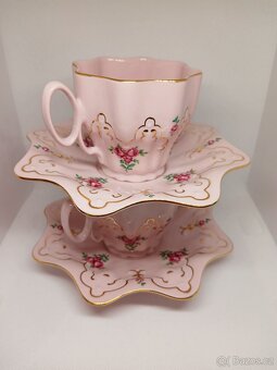 Krásný růžový porcelán-set hrnky, podšálky - 2