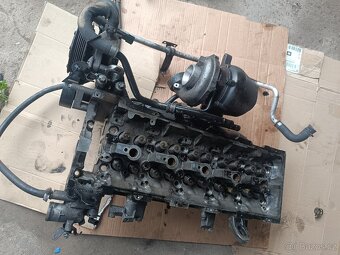 Jeep 2.7 crd hlava motoru - 2