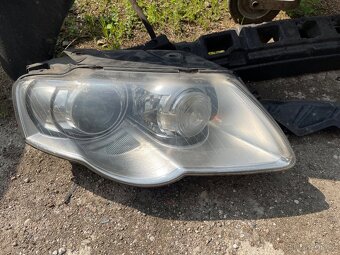 Přední světla VW Passat B6 - 2