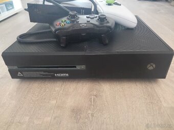 Xbox One 500 Gb + 2 ovladače - 2