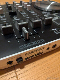 dj kontrolér reloop beatmix 4 - 2