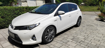 Toyota Auris 1,8 HYBRID, najeto 83.500 km, rok výroby 2013 - 2