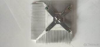 Chladič do Xbox One S - 2
