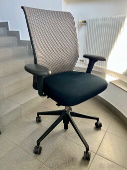 kancelářská židle Vitra ID Mesh - 2
