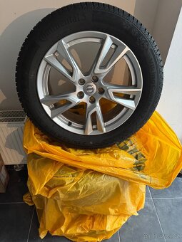 Original Volvo alu zimni sada nejeta 235/55 R18 - 2