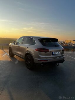 Porsche Cayenne - 2