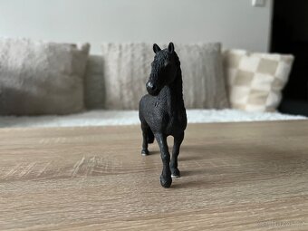 Schleich - Friesian stallion - 2