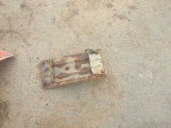 Držák baterky zetor - 2