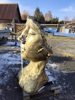 Zahradní dekorace Ženská tvář - 2