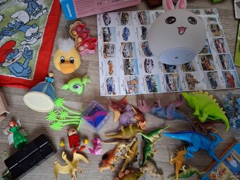Hračky 40 kusů, Disney box,puzzle,lampa,knihy,pop-it - 2