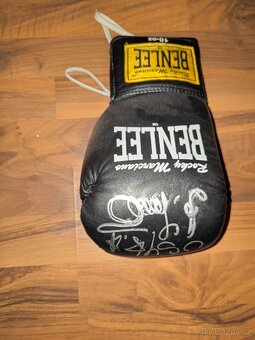Podepsaná boxerská rukavice Usyk - 2
