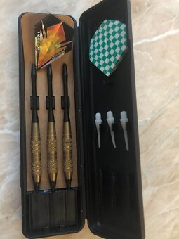 šipky v pouzdře - 2