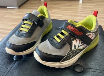 Svítící tenisky Nerf - 2