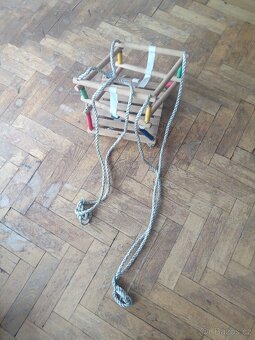 Drevena houpacka na male dite - 2