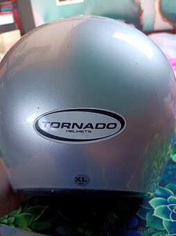 Stříbrná helma - 2