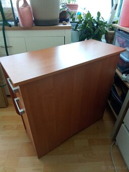 Skládací jídelní stůl - 2