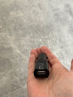 Zapalovač do auta s USB - 2