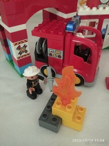 Lego duplo 10593 hasičská stanice, hasiči - 2