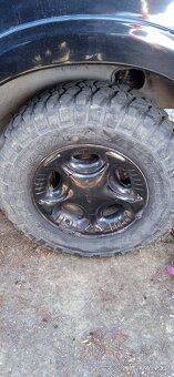 Terénní pneu 255/75 r17 bfgoodrich - 2